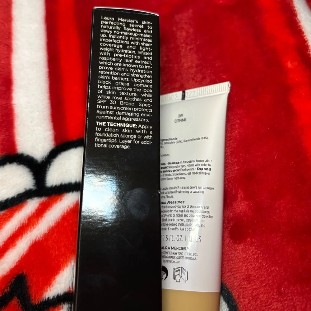 Laura Mercier Everyday Wear Natural Dewy Tinted Moisturizer Lightweight SPF 30